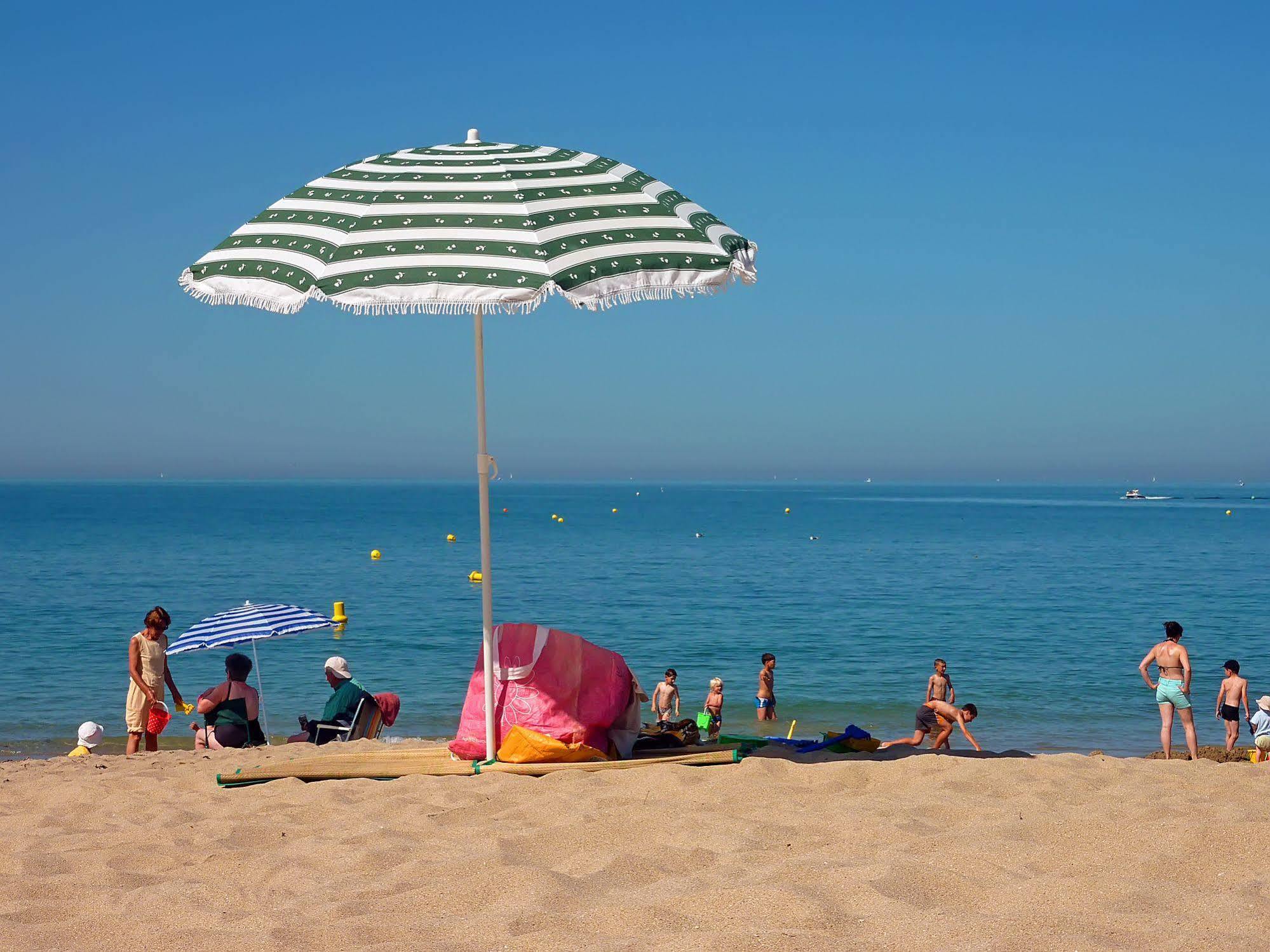 Hotel Des Falaises Villers-sur-Mer Εξωτερικό φωτογραφία